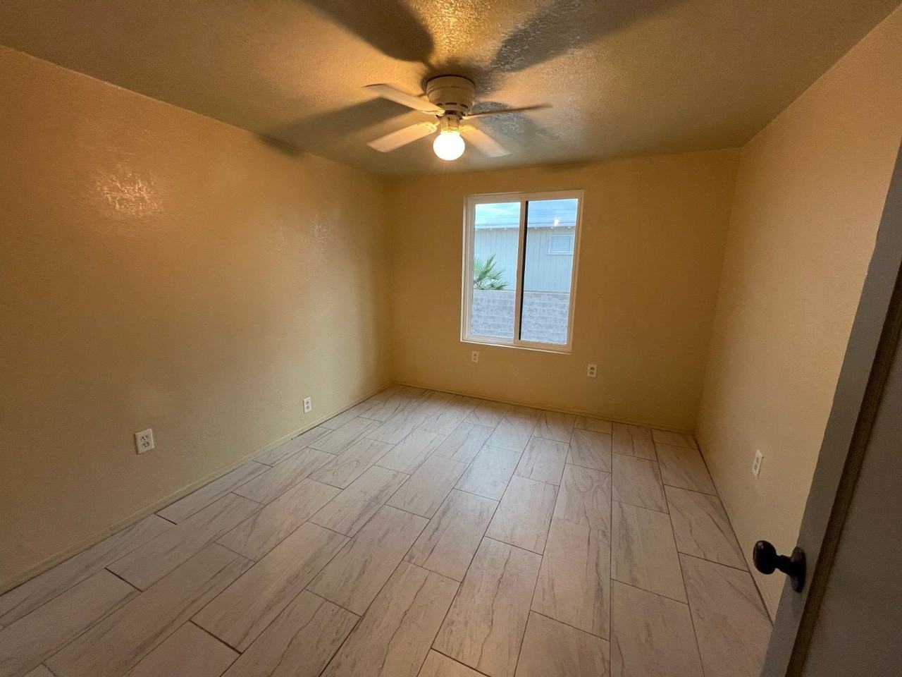 928 S 7th Ave - Photo 4 of 12