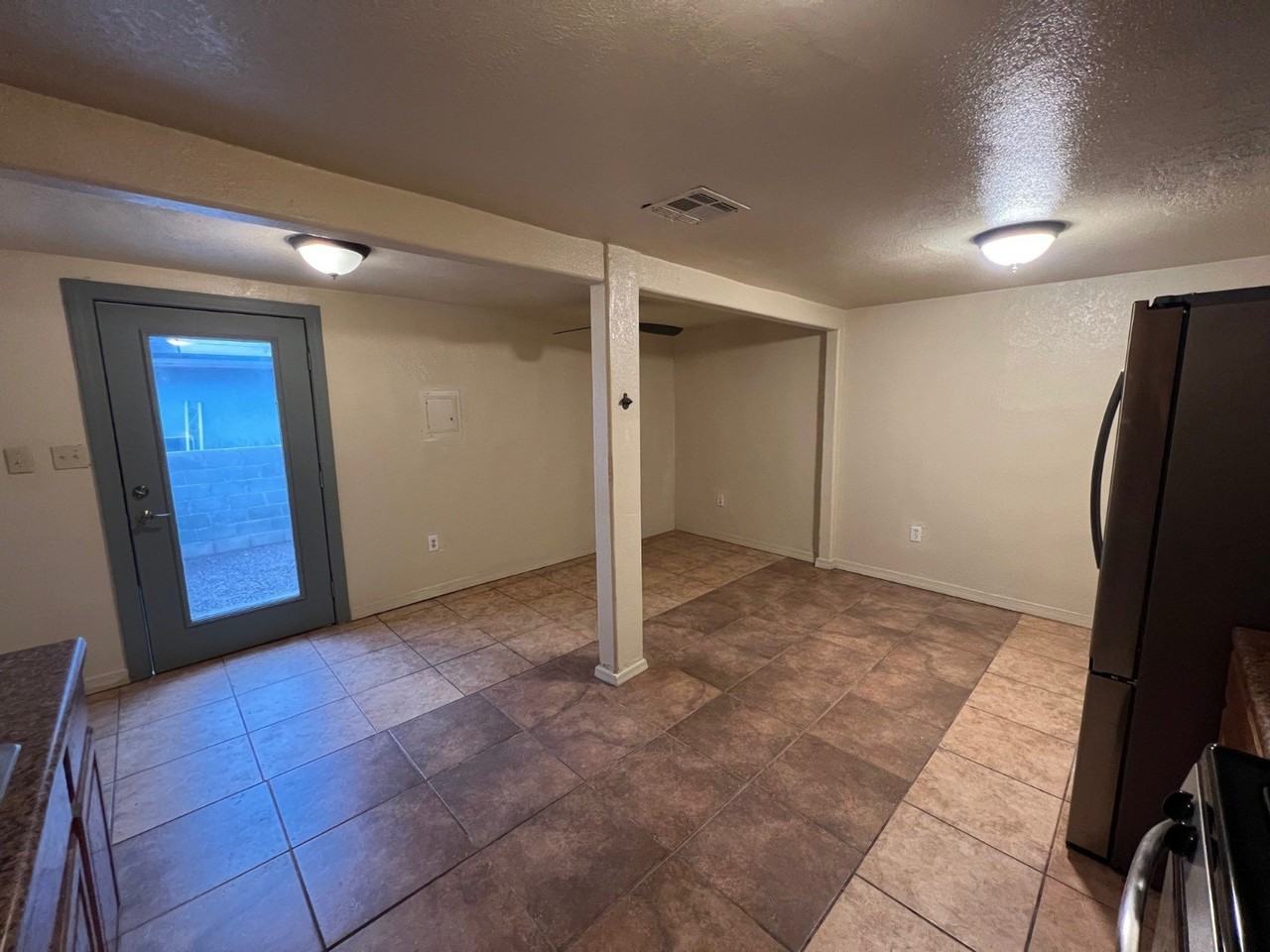 928 S 7th Ave - Photo 7 of 12