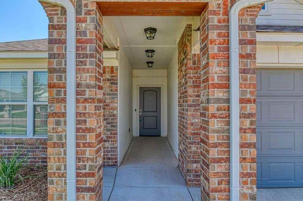 3232 Mt Nebo Dr - Photo 3 of 37