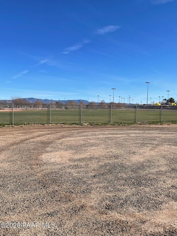 1118 Helsing Rd - Photo 3 of 29