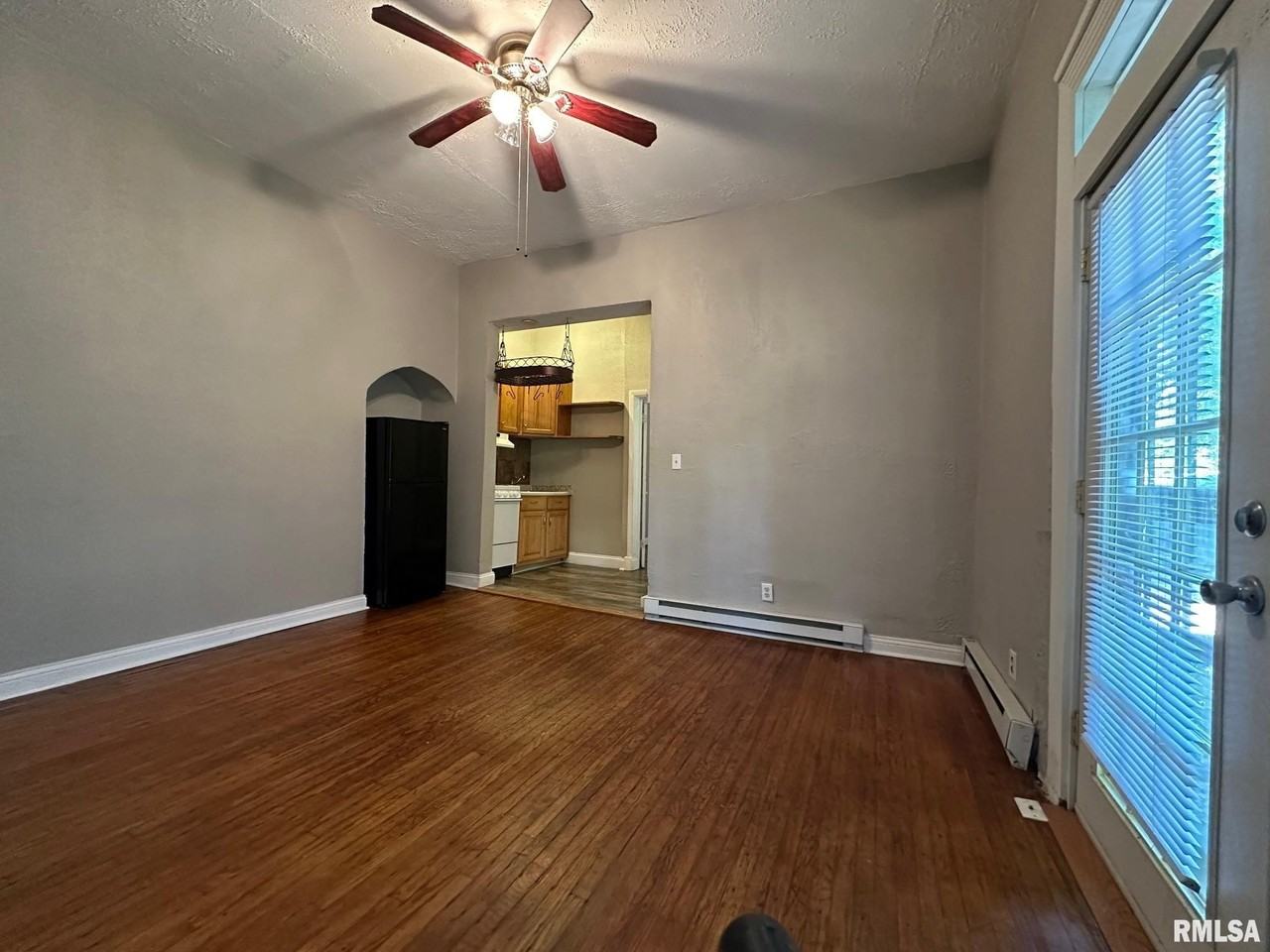 333 S Douglas Ave Apt 2 #2 - Photo 2 of 11