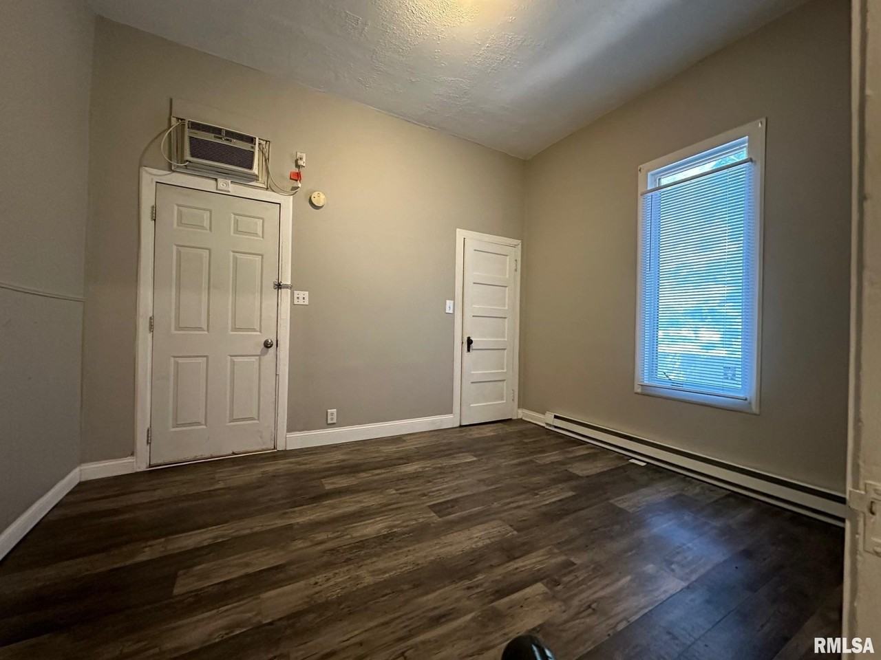 333 S Douglas Ave Apt 2 #2 - Photo 6 of 11