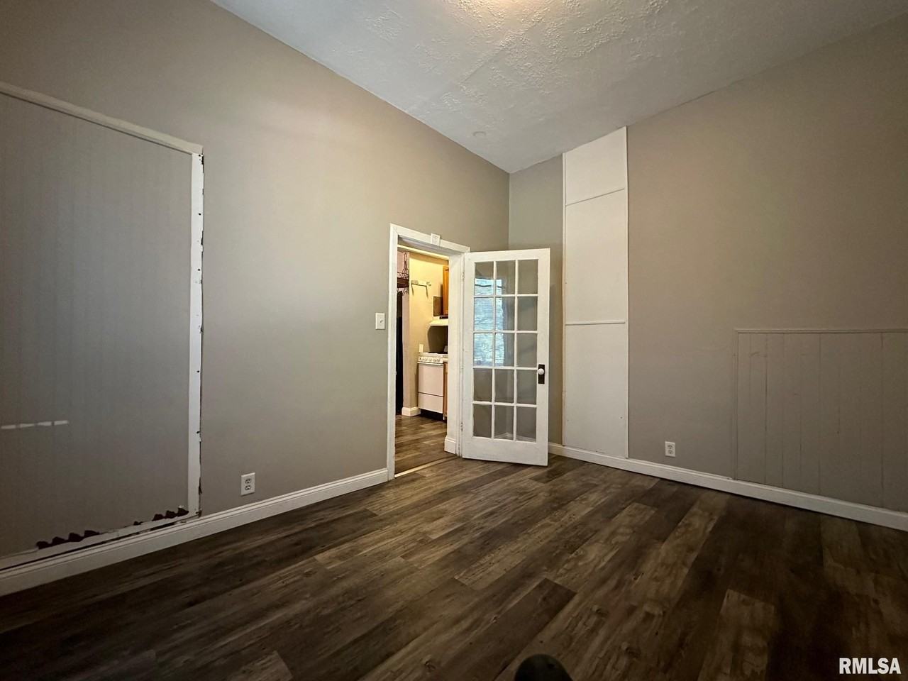 333 S Douglas Ave Apt 2 #2 - Photo 7 of 11