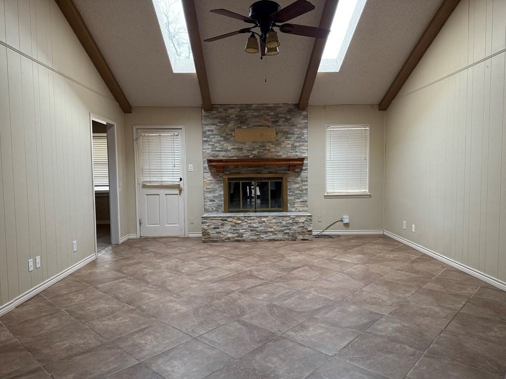 3002 Phillip Pl - Photo 2 of 11