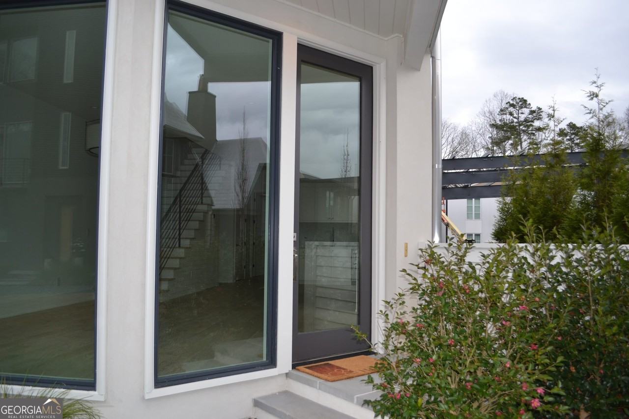 370 2nd St - Photo 2 of 15