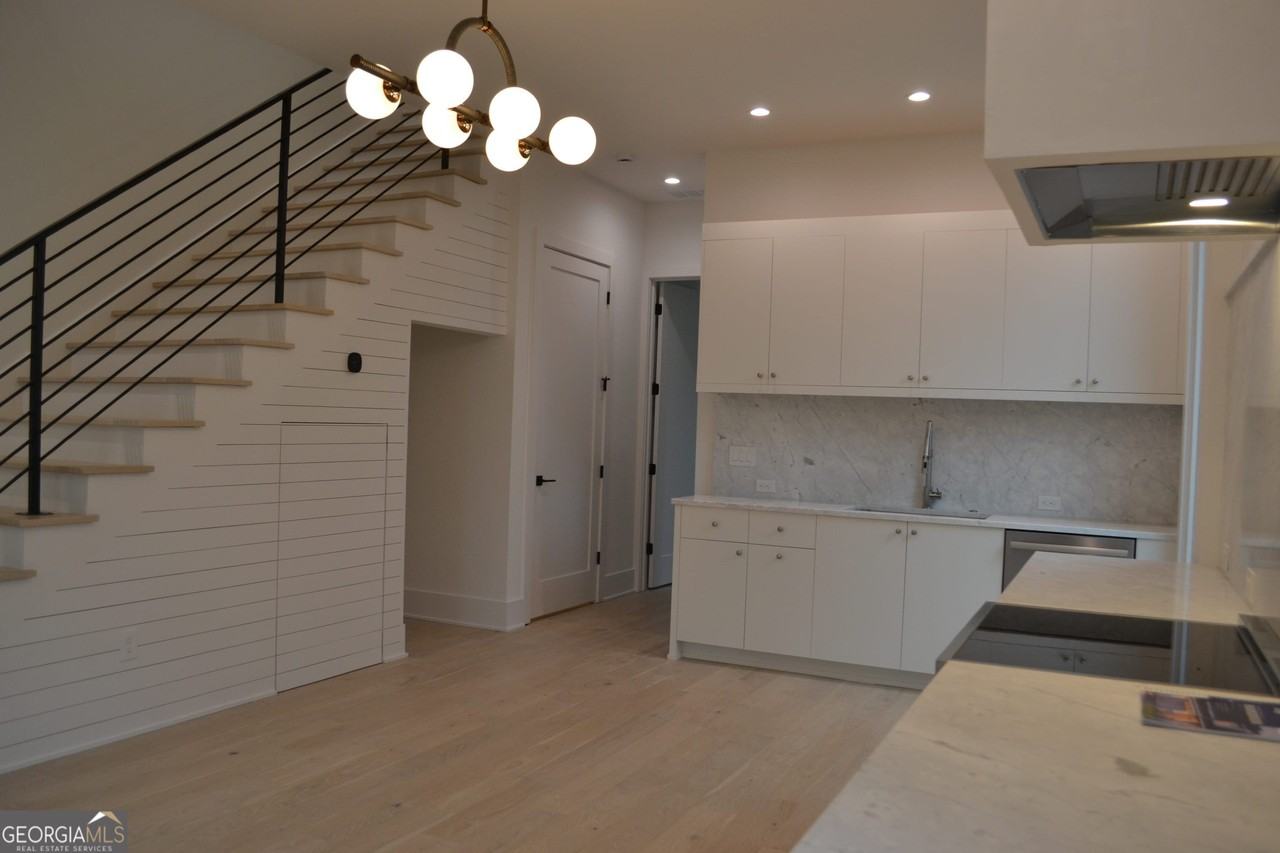 370 2nd St - Photo 3 of 15