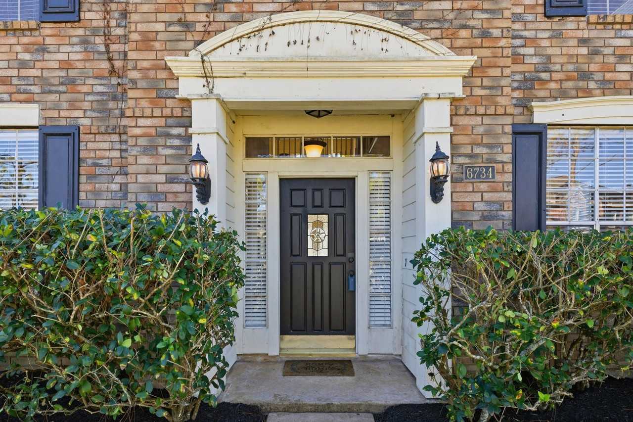 6734 Flowermound Dr - Photo 2 of 28