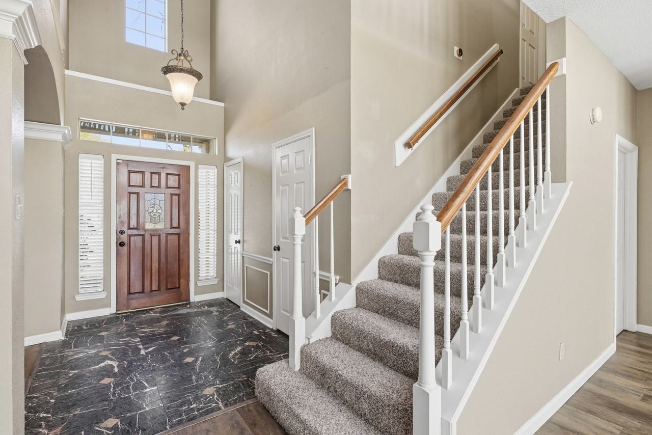 6734 Flowermound Dr - Photo 4 of 28