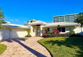 featured image of 720 Ne 28th Ave