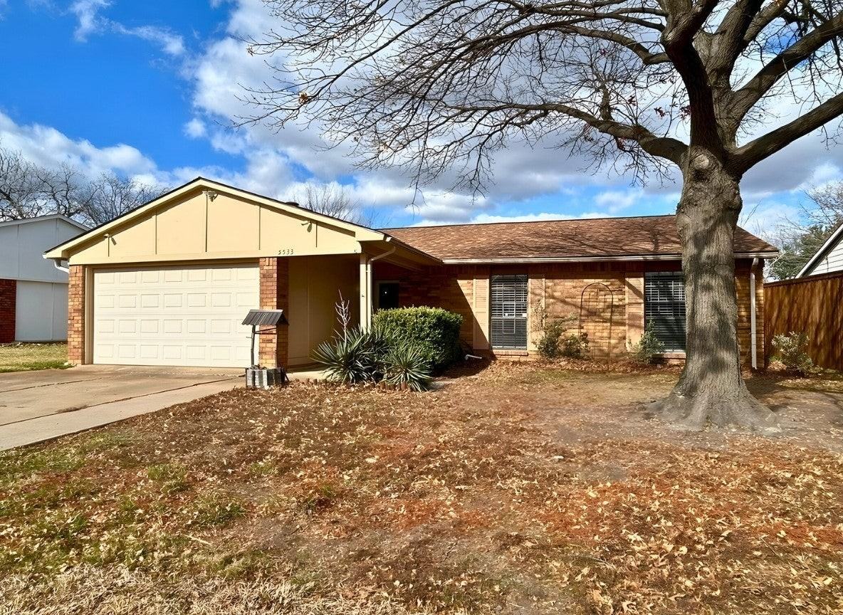 5533 King Dr - Photo 2 of 23