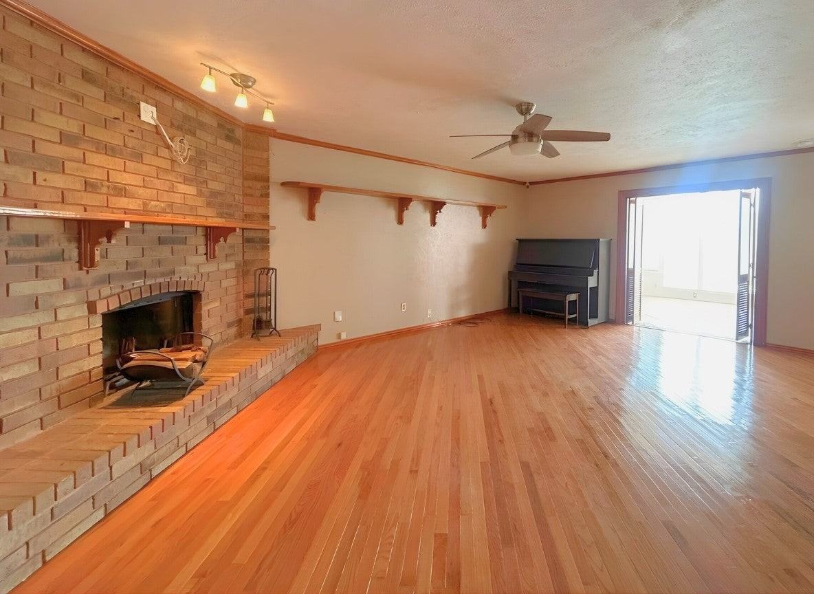 5533 King Dr - Photo 3 of 23