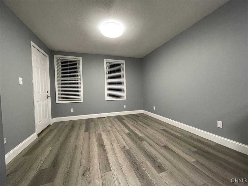 139 W Van Buren St - Photo 2 of 6