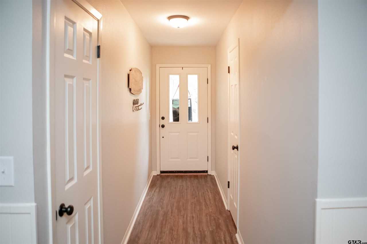 406 Hideaway Ln E - Photo 3 of 48