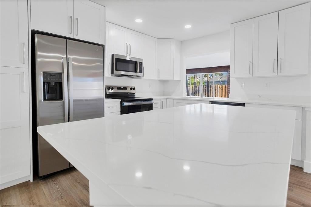 7841 Nw 46th St - Photo 6 of 21