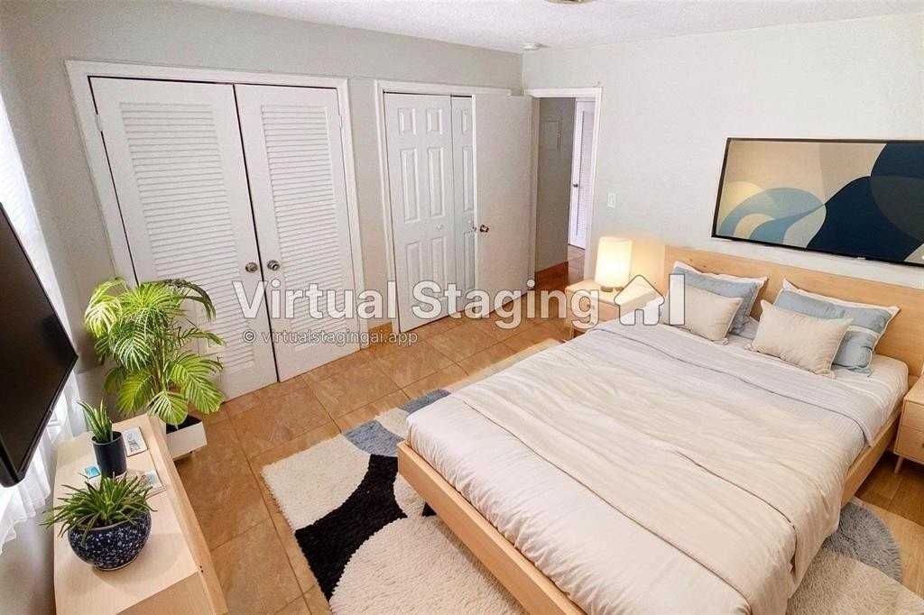 1821 Ne 56th St #1 - Photo 7 of 11