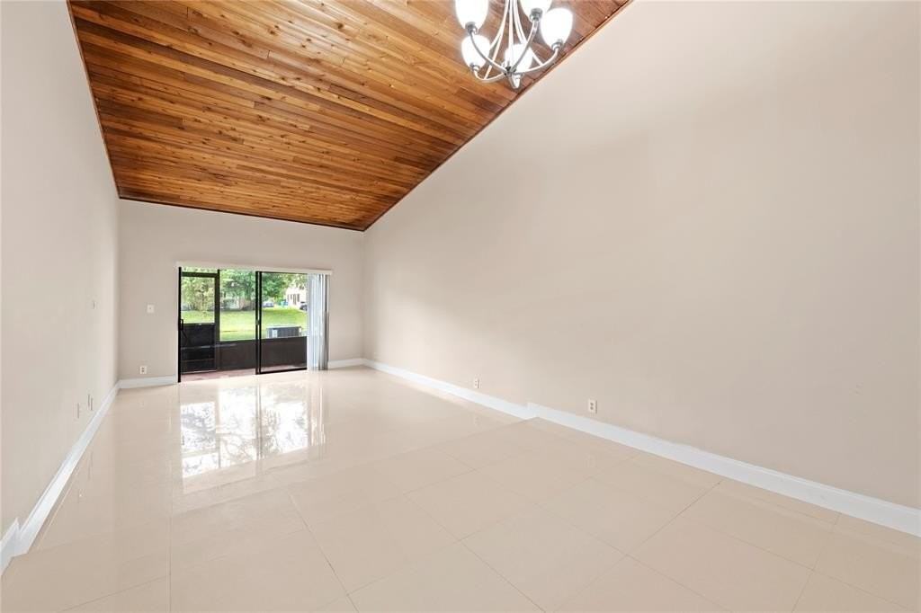 8354 Nw 37th St - Photo 7 of 27