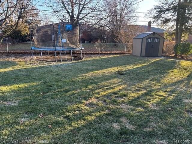 31659 Perth St - Photo 5 of 24