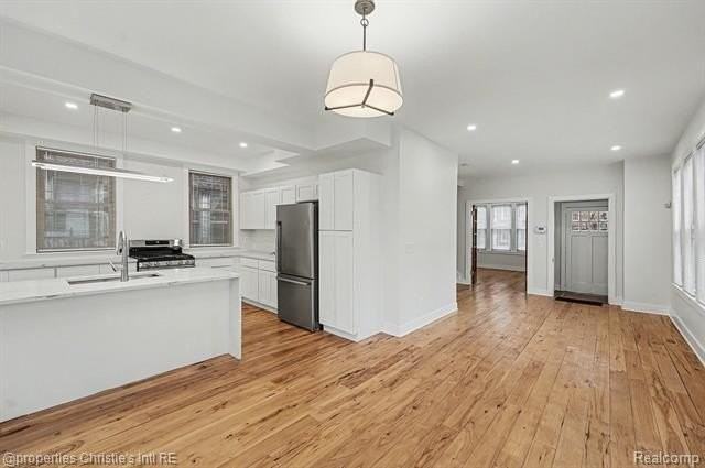 1463 Baldwin St - Photo 4 of 16