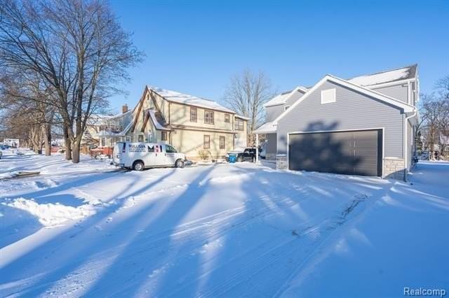 155 Draper Ave - Photo 3 of 47