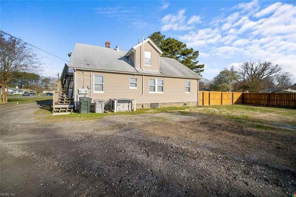 1270 Old Buckroe Rd #B - Photo 4 of 29