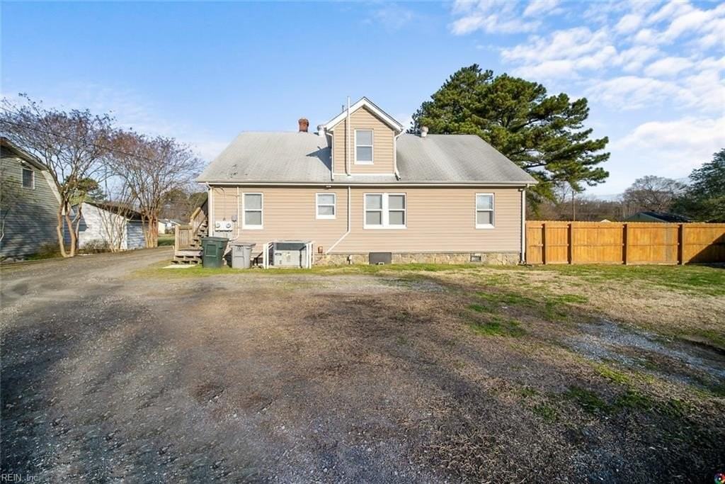 1270 Old Buckroe Rd #B - Photo 5 of 29