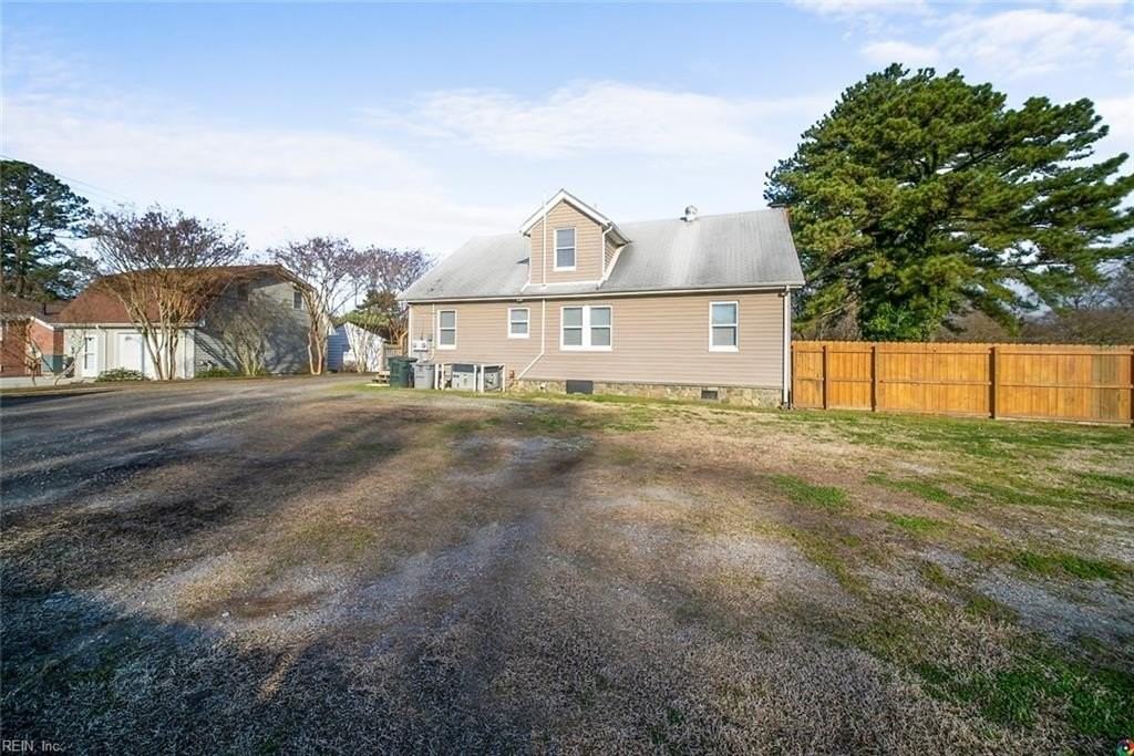 1270 Old Buckroe Rd #B - Photo 6 of 29