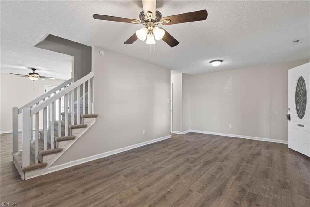 3209 Barrington Dr - Photo 6 of 16