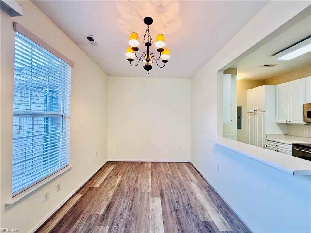 1017 Farrcroft Way - Photo 3 of 22