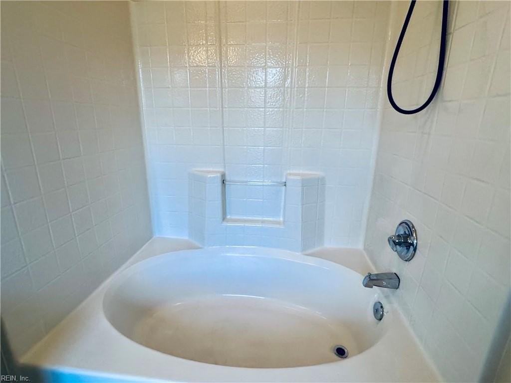 1017 Farrcroft Way - Photo 7 of 22