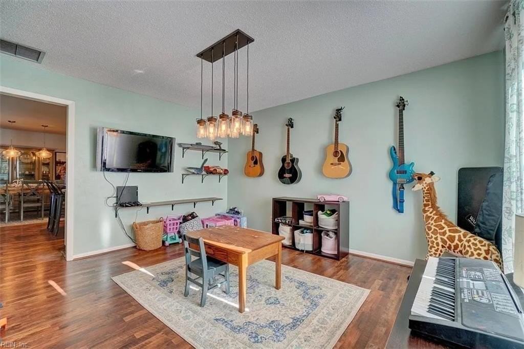 700 Montebello Cir - Photo 2 of 21