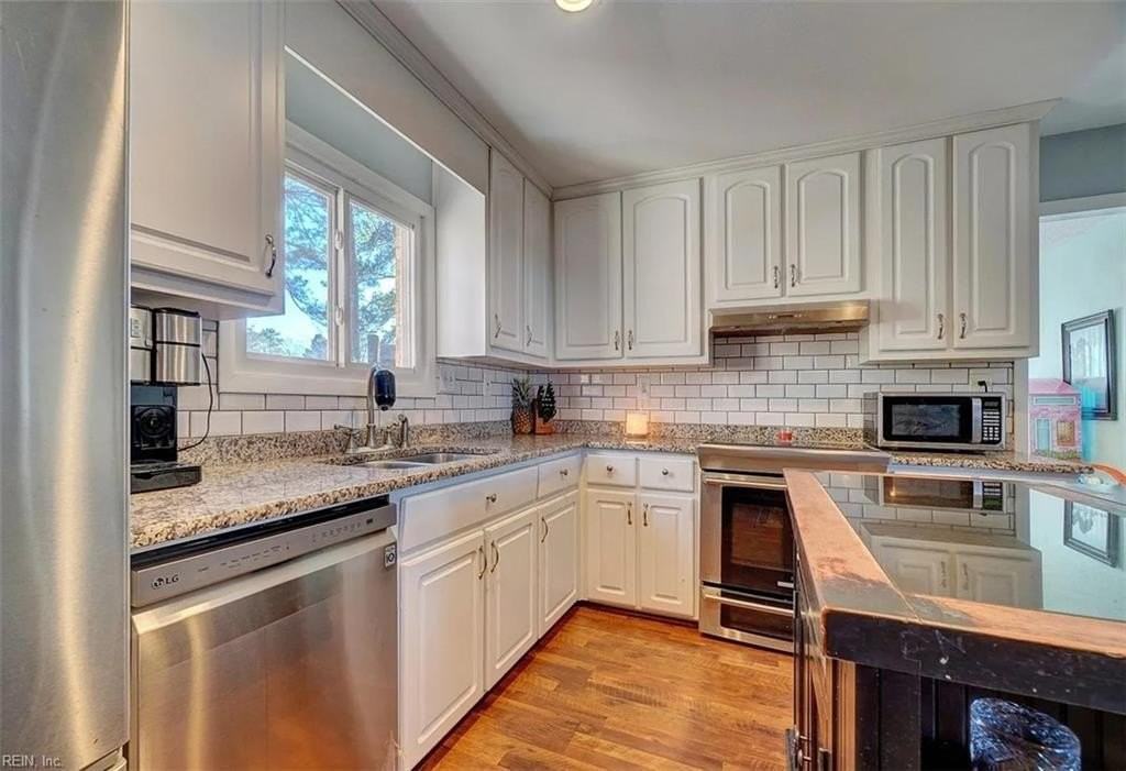 700 Montebello Cir - Photo 3 of 21