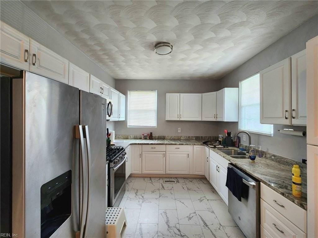 3605 Killam Ave - Photo 2 of 11