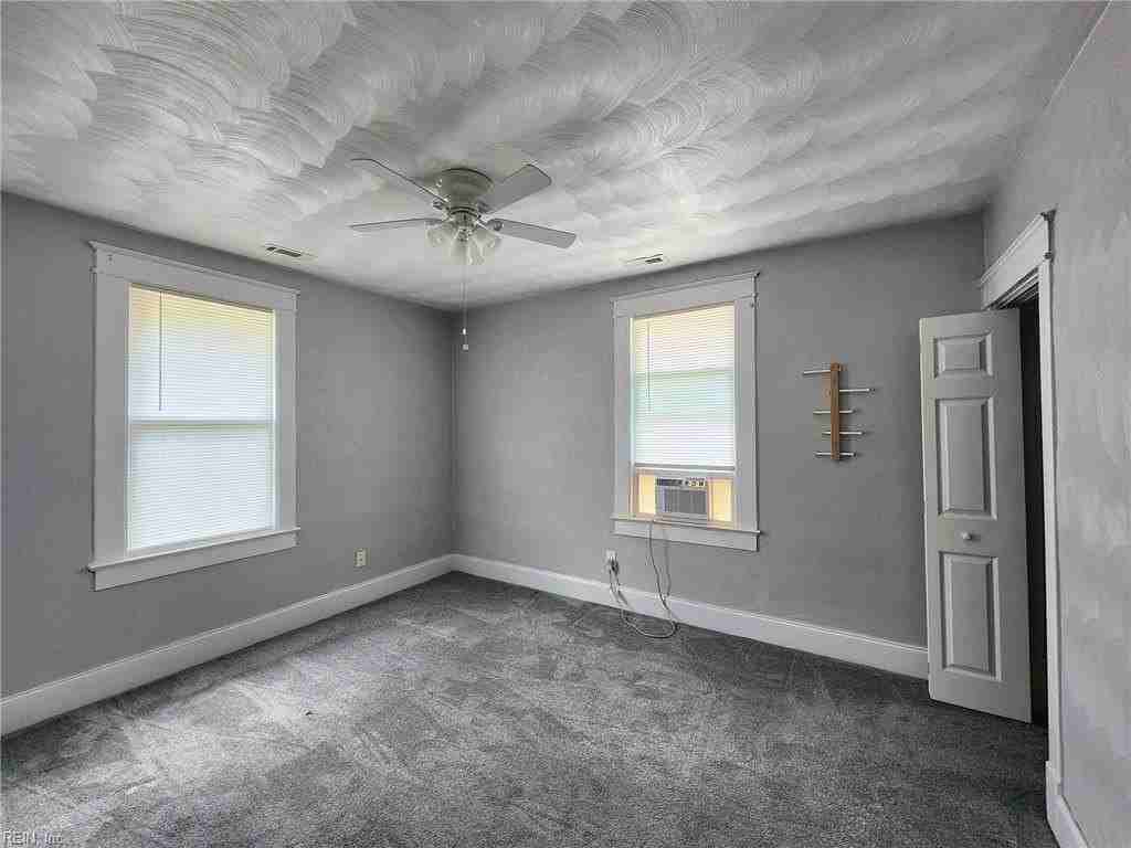 3605 Killam Ave - Photo 5 of 11