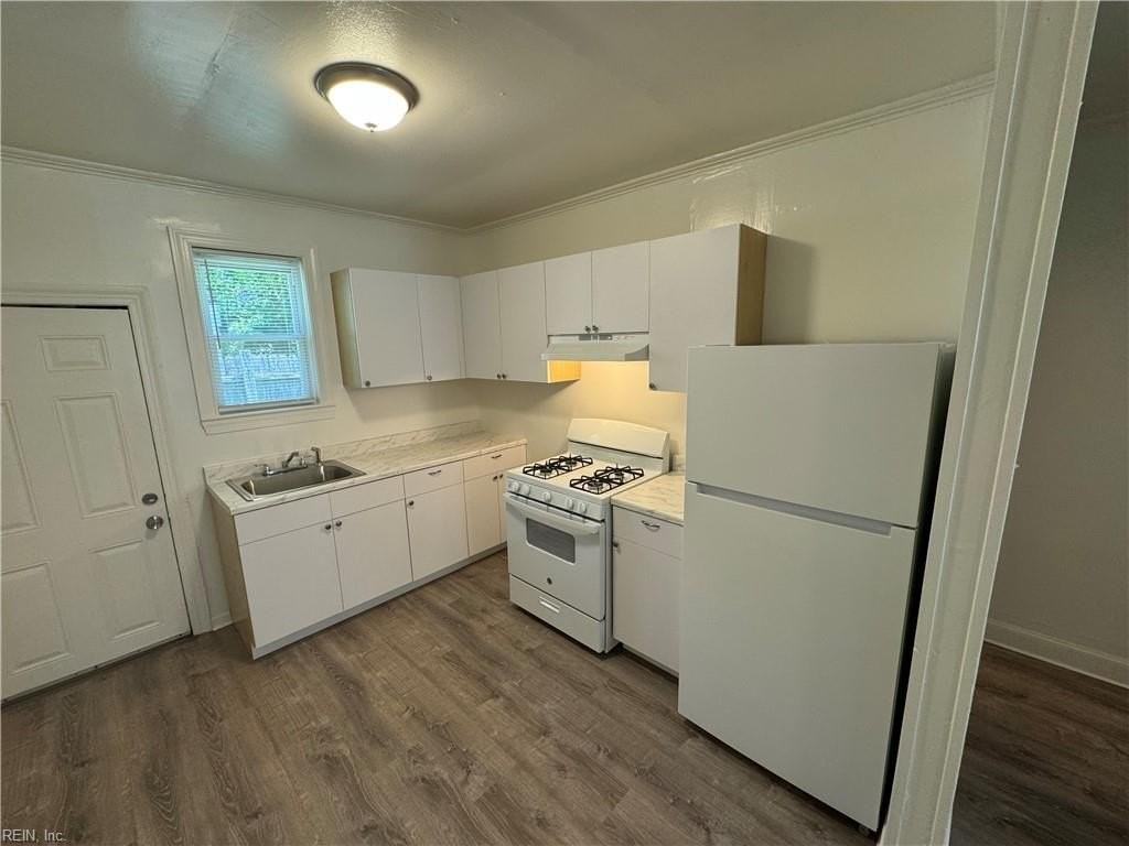 1671 Anne St #6 - Photo 4 of 10