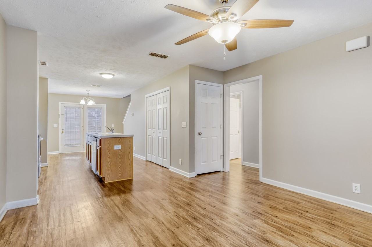 1437 Westview Dr - Photo 5 of 11