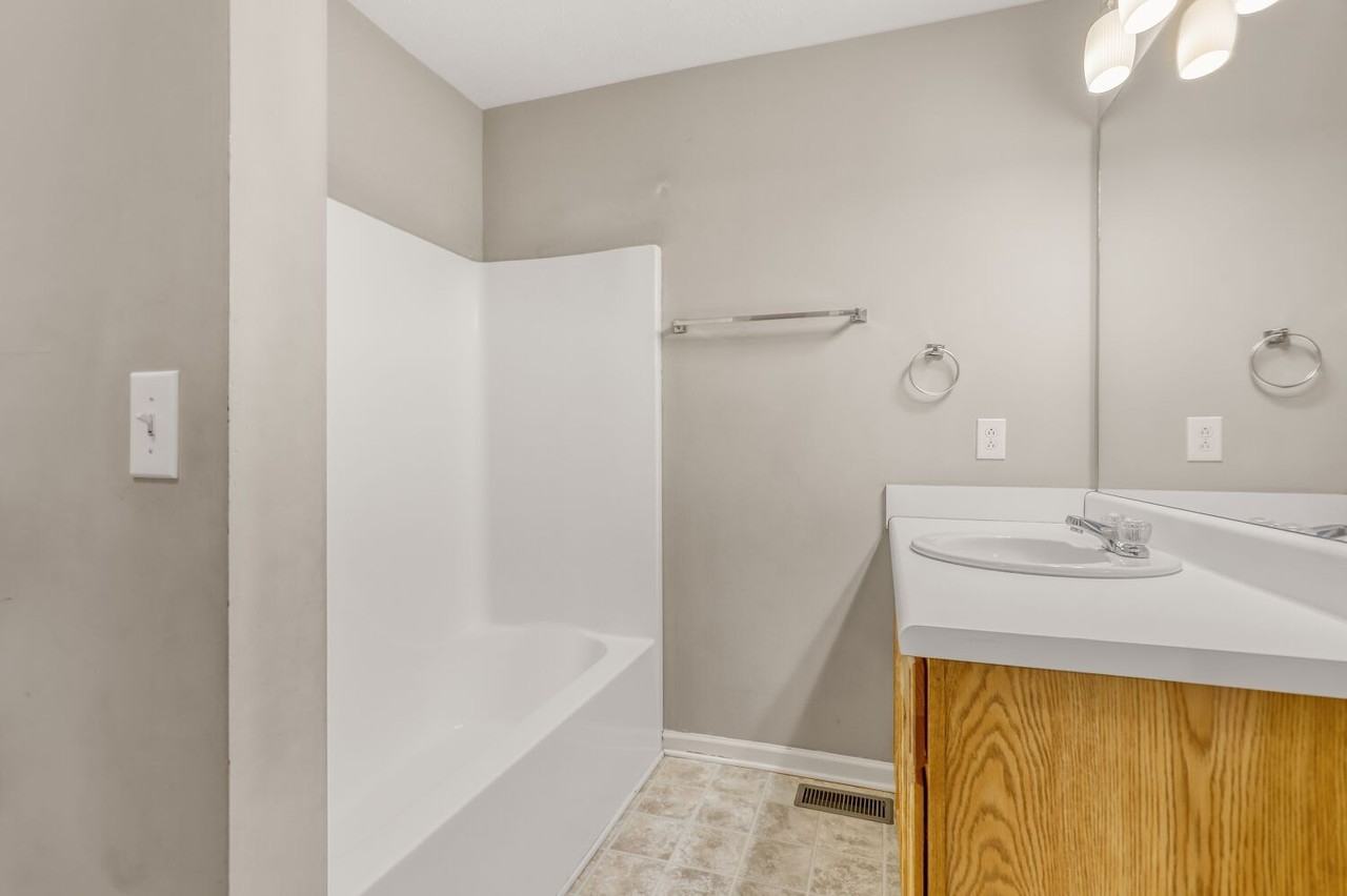 1437 Westview Dr - Photo 7 of 11