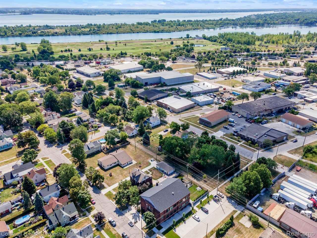 785 Forest C#8 Street - Photo 5 of 32