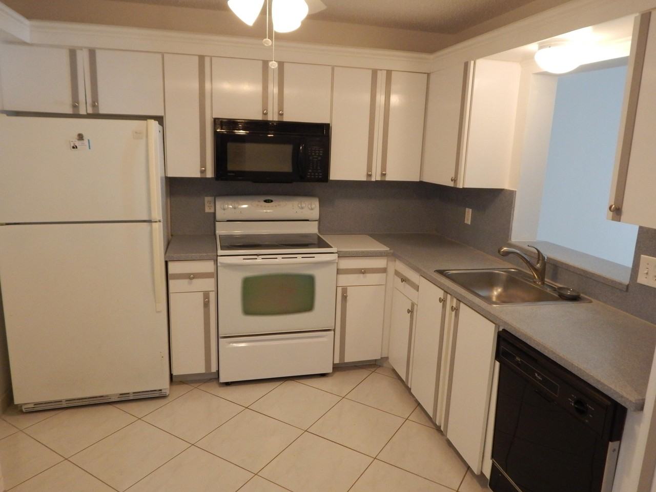 18711 Garbo Ter #3 - Photo 5 of 25