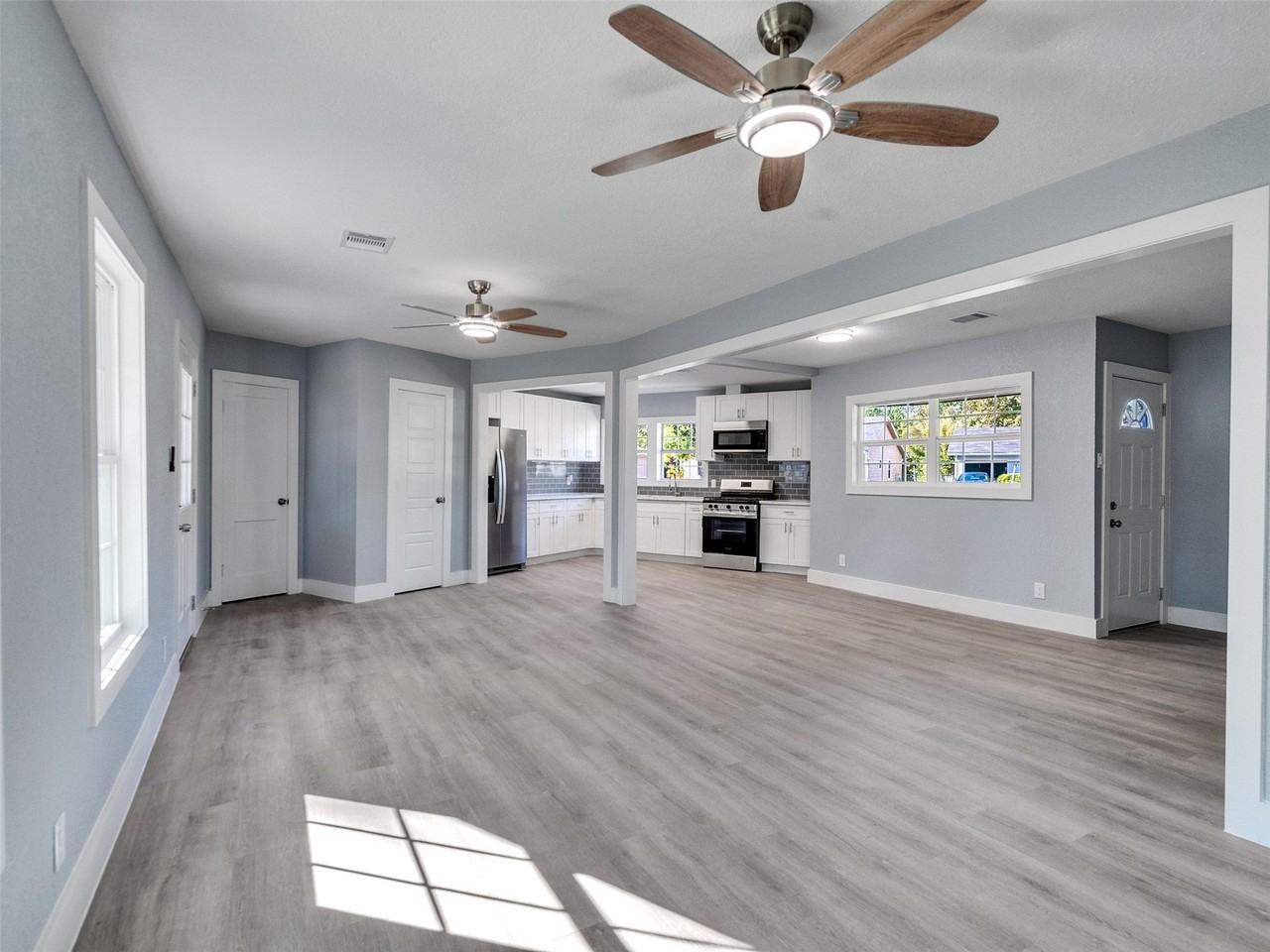 1009 Ruby Ln - Photo 5 of 30