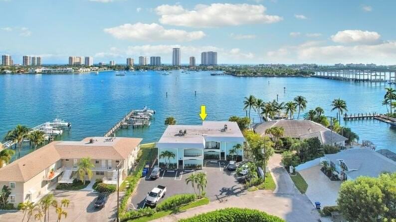 360 Wilma Cir #5 - Photo 2 of 16