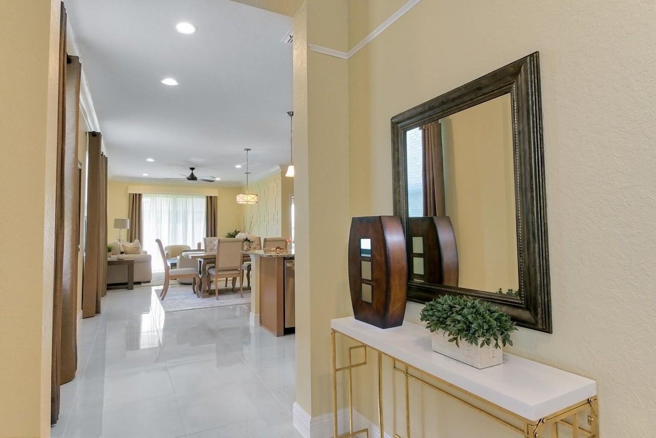 220 Se Via Visconti - Photo 3 of 22