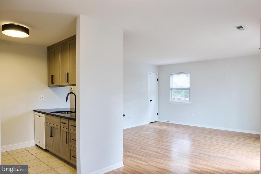 737 Timber Ln - Photo 5 of 34