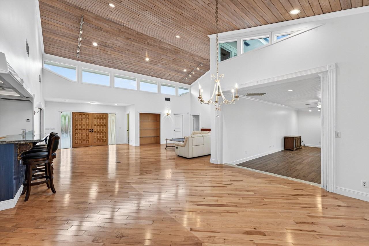 6599 Eastpointe Pines St - Photo 6 of 44