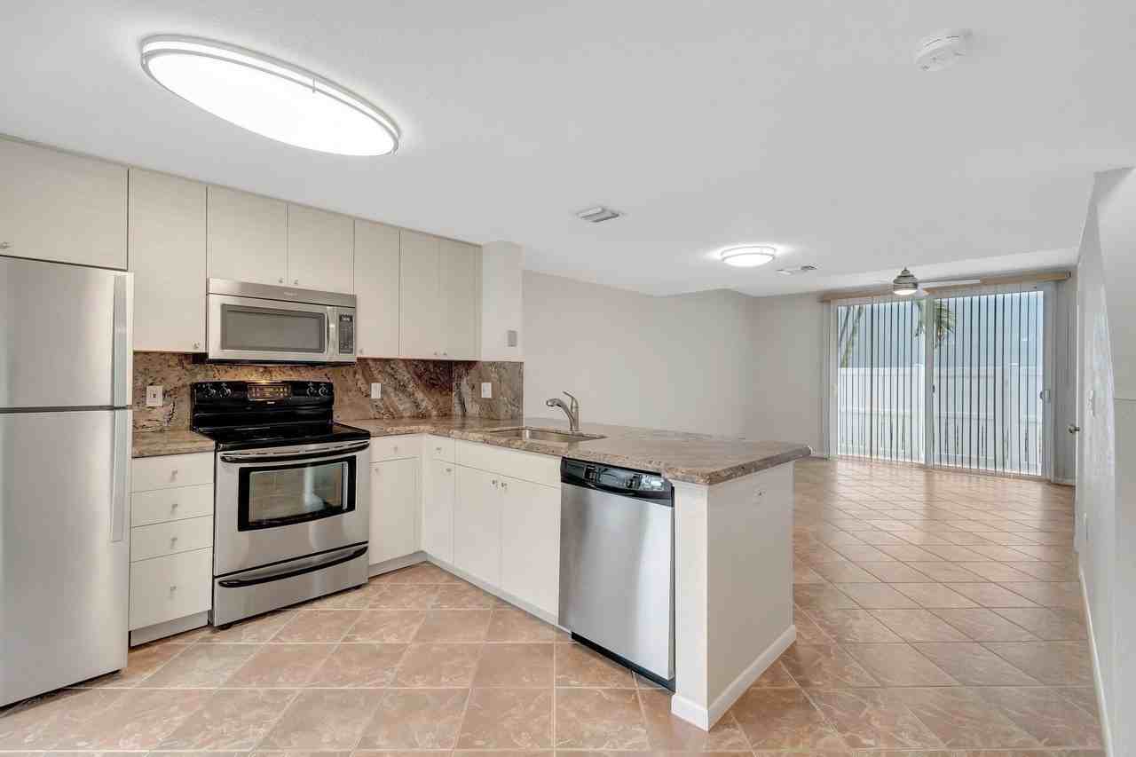 1016 Jeffery St #1016 - Photo 2 of 50