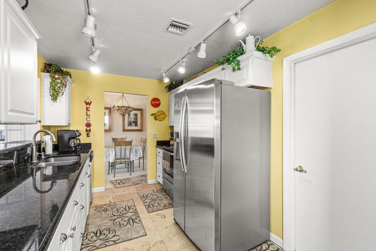 1009 Sw 3rd Ave - Photo 6 of 35