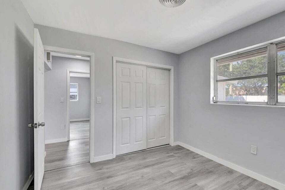 269 NW 12th Ave Avenue - Photo 4 of 30