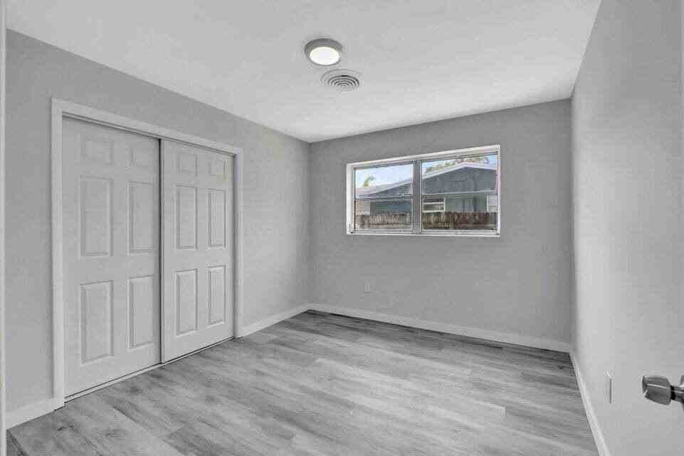 269 NW 12th Ave Avenue - Photo 6 of 30