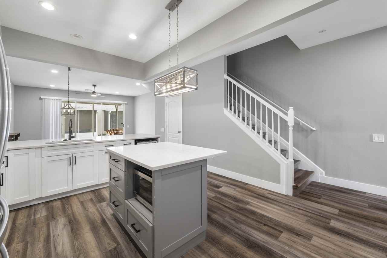 26532 Castleview Way - Photo 3 of 33