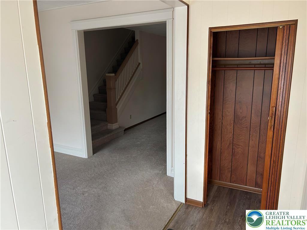 1129 Russell Ave - Photo 3 of 21