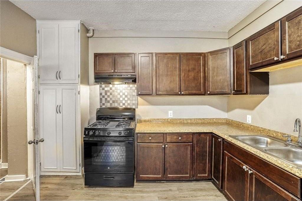 911X 911 Sims Ave Avenue - Photo 7 of 28